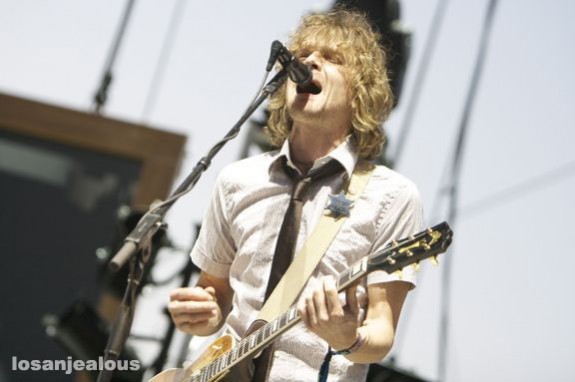 Coachella 2008 Festival Friday Main Stage Photo Gallery: The Raconteurs, Tegan and Sara and The Breeders