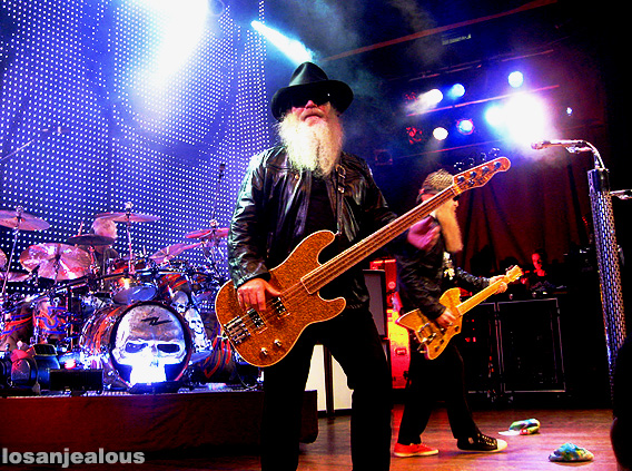 ZZ Top Not Playing Anywhere Remotely Near Los Angeles Sat 29 Aug 2009 (tonight)
