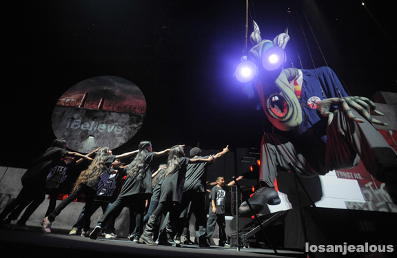 roger_waters_the_wall_live_staples_center_11-29-10_14