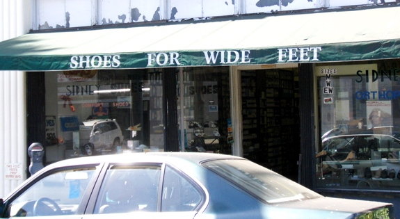Sign Waves: Shoes For Wide Feet