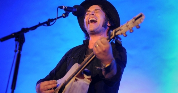 Photos: Gaz Coombes @ Masonic Lodge at Hollywood Forever, April 2, 2016