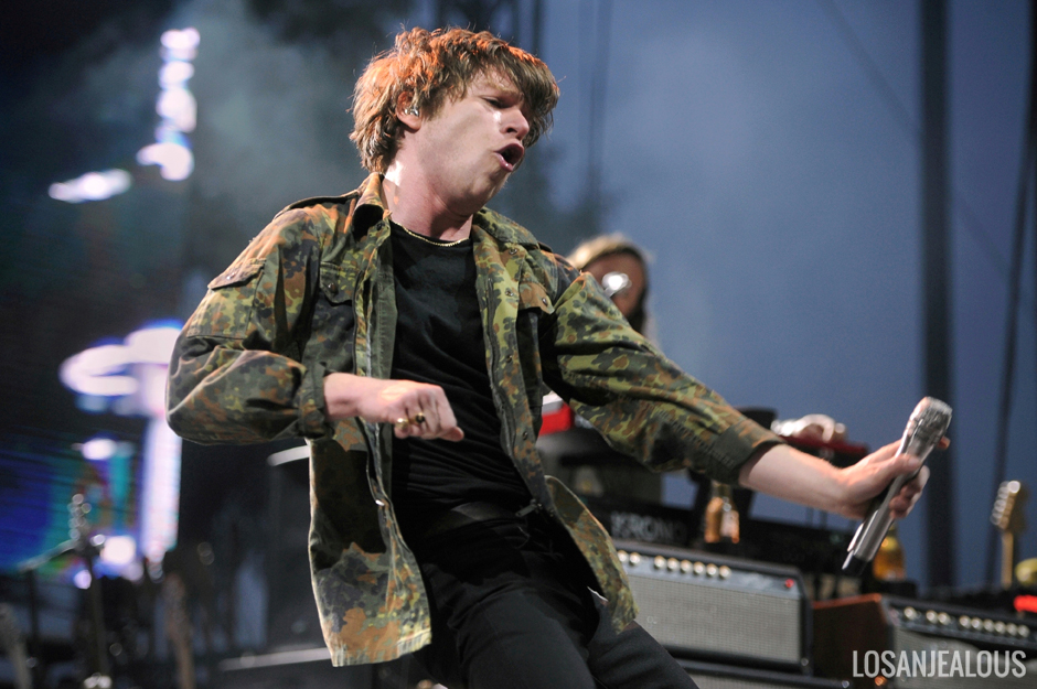 Cage_The_Elephant_WWWY-4